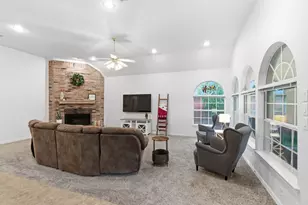 541 Crickett Way, Grand Prairie, TX 75052 - Photo 11