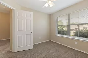 946 Hannah Way, Dallas, TX 75253 - Photo 17