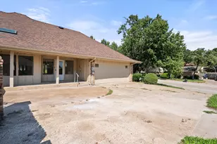 1801 High Vista Ct, Fort Worth, TX 76112 - Photo 13