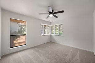 1801 High Vista Ct, Fort Worth, TX 76112 - Photo 31