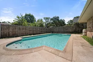 1801 High Vista Ct, Fort Worth, TX 76112 - Photo 15