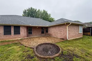 2204 N Village Dr, Bonham, TX 75418 - Photo 31