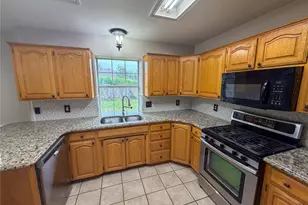 2204 N Village Dr, Bonham, TX 75418 - Photo 9
