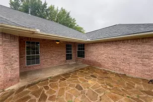 2204 N Village Dr, Bonham, TX 75418 - Photo 33