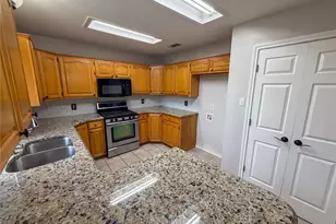 2204 N Village Dr, Bonham, TX 75418 - Photo 9