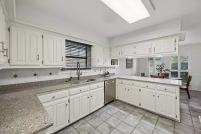 8721 Lacrosse Drive, Dallas, TX 75231 - Photo 11