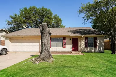 6117 Autumn Springs Drive, Arlington, TX 76001 - Photo 1