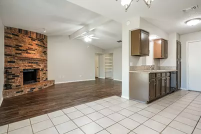 6117 Autumn Springs Drive, Arlington, TX 76001 - Photo 5
