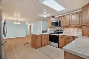 7757 Berry Rd, Burleson, TX 76028 - Photo 13