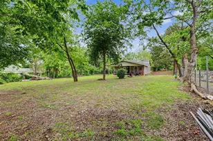 205 S Main St, Bonham, TX 75418 - Photo 21