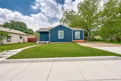 220 W College Street, Lewisville, TX 75057 - Photo 3