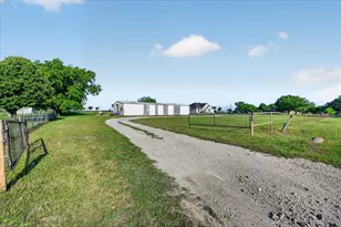 5130 Hillside Loop N, Justin, TX 76247 - Photo 3