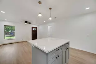 8736 Comer Dr, Dallas, TX 75217 - Photo 11