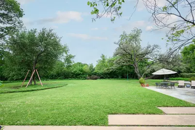 9333 Meadowbrook Drive, Dallas, TX 75220 - Photo 11