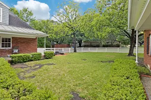 6555 Dartbrook Dr, Dallas, TX 75254 - Photo 9