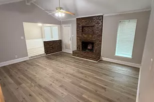 817 Lynne Ln, Burleson, TX 76028 - Photo 3