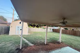 817 Lynne Ln, Burleson, TX 76028 - Photo 15