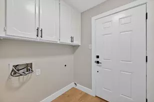 129 N Dobson St, Burleson, TX 76028 - Photo 33
