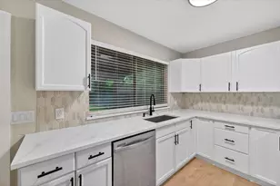 129 N Dobson St, Burleson, TX 76028 - Photo 7