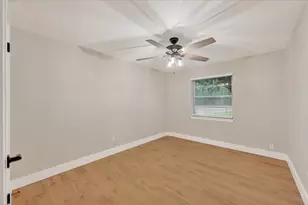 129 N Dobson St, Burleson, TX 76028 - Photo 23
