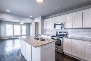 3009 Hemphill St, Fort Worth, TX 76110 - Photo 9
