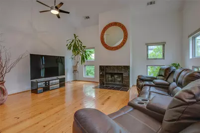 3801 San Jacinto #E, Dallas, TX 75204 - Photo 5