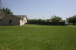 103 Wolf Cir, Graham, TX 76450 - Photo 9
