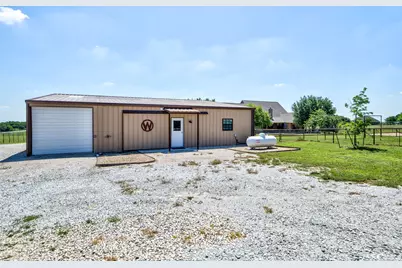 724 Zion, Rhome, TX 76078 - Photo 33
