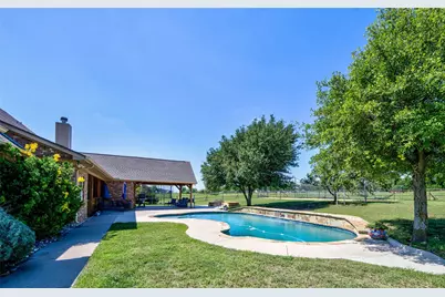 724 Zion, Rhome, TX 76078 - Photo 7