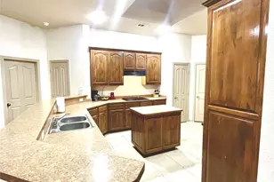1113 Devonshire Dr, Glenn Heights, TX 75154 - Photo 3