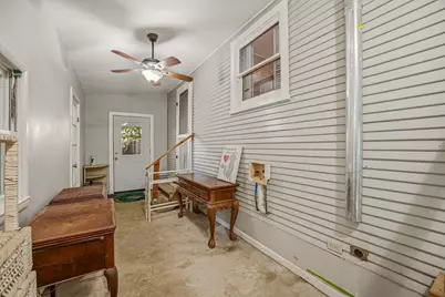 401 E Bridge Street, Granbury, TX 76048 - Photo 23