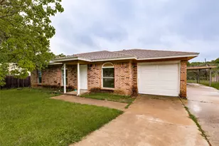 520 Lake Crest Pkwy, Azle, TX 76020 - Photo 3