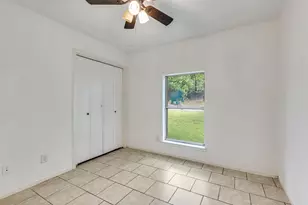 520 Lake Crest Pkwy, Azle, TX 76020 - Photo 17
