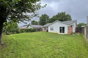 4104 Green Acres Cir, Arlington, TX 76017 - Photo 15