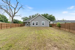 207 E McCoulskey St, Terrell, TX 75160 - Photo 23