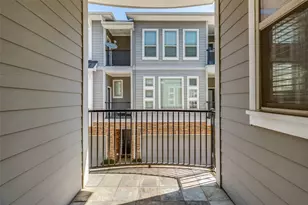 2326 Stutz Dr, Dallas, TX 75235 - Photo 17