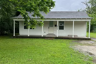 1010 E College St, Terrell, TX 75160 - Photo 3