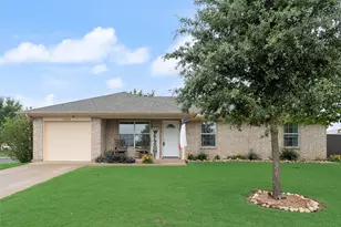 1108 Ashwood Ct, Cleburne, TX 76033 - Photo 3