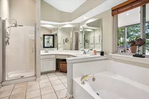 1303 Lakeshore Dr, Irving, TX 75060 - Photo 11