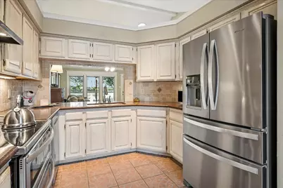 1303 Lakeshore Drive, Irving, TX 75060 - Photo 5