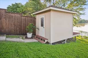 1303 Lakeshore Dr, Irving, TX 75060 - Photo 25