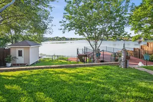 1303 Lakeshore Dr, Irving, TX 75060 - Photo 17