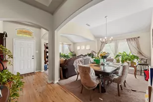945 Abigale Ln, Dallas, TX 75253 - Photo 5