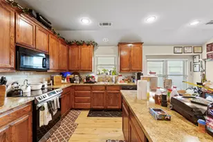 945 Abigale Ln, Dallas, TX 75253 - Photo 13
