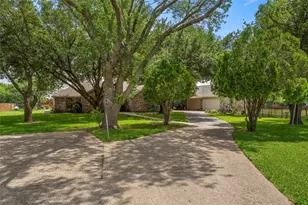 1692 W Tate St, Robinson, TX 76706 - Photo 25