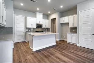 336 Almanor St, Lewisville, TX 75056 - Photo 5