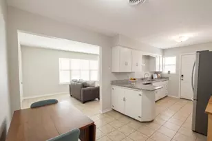2732 W Jefferson Blvd, Dallas, TX 75211 - Photo 3