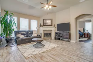 404 Ben St, Crowley, TX 76036 - Photo 3