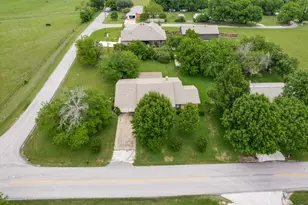 501 Stevens Dr, Benbrook, TX 76126 - Photo 5