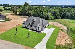 305 Wrangler Ct, Weatherford, TX 76088 - Photo 9